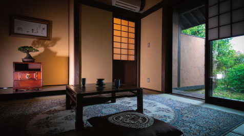 [6 tatami mats, 2 connecting rooms] With a private hot spring & a private open air spa